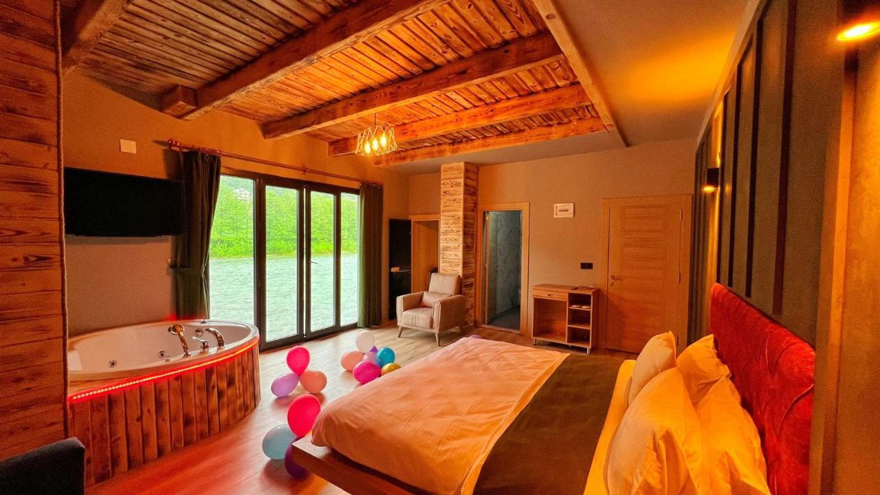 Heaven VIP Wooden Palace Bed and Breakfast Ardeşen Buitenkant foto